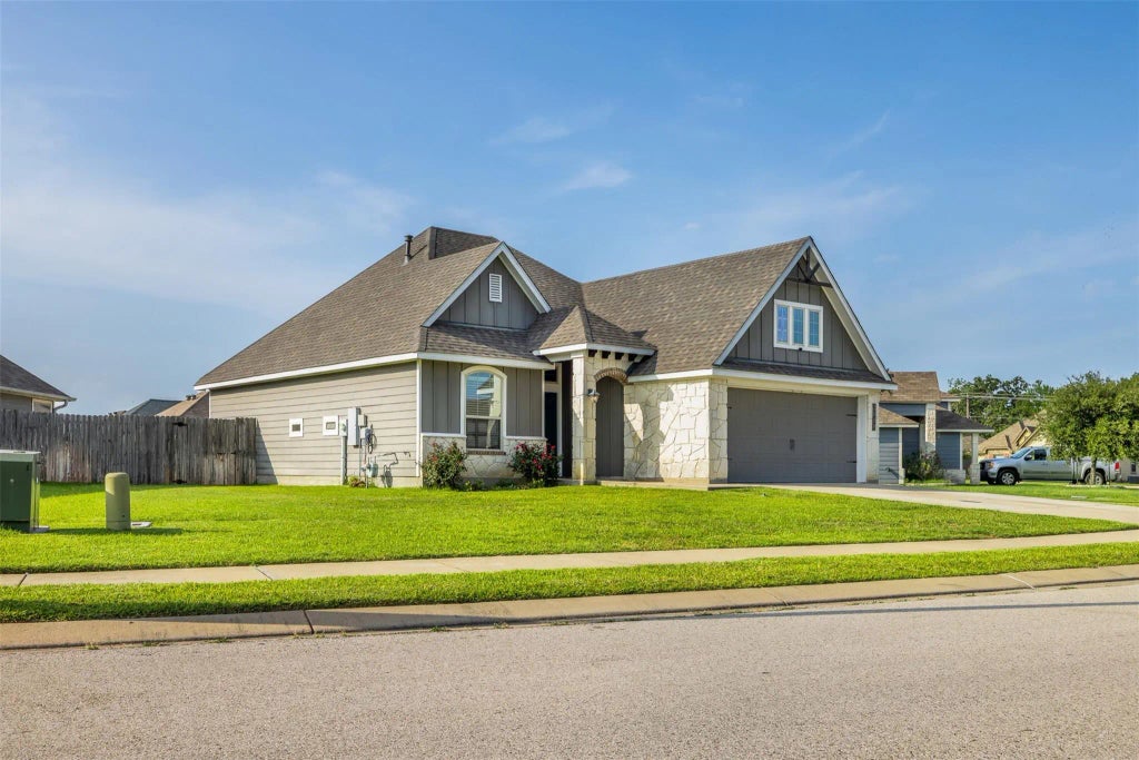 2099 Positano Loop, Bryan