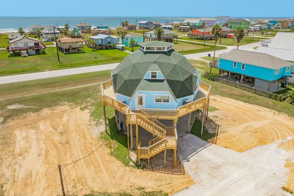 810 Surf Drive, Surfside Beach