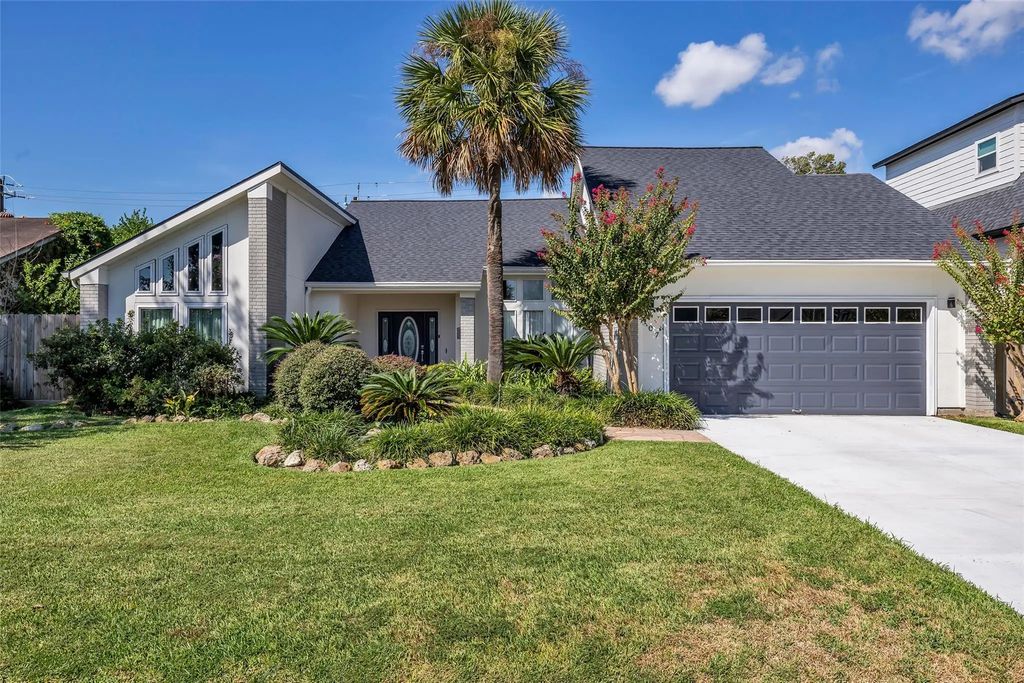 107 Shirleen Drive, Pasadena