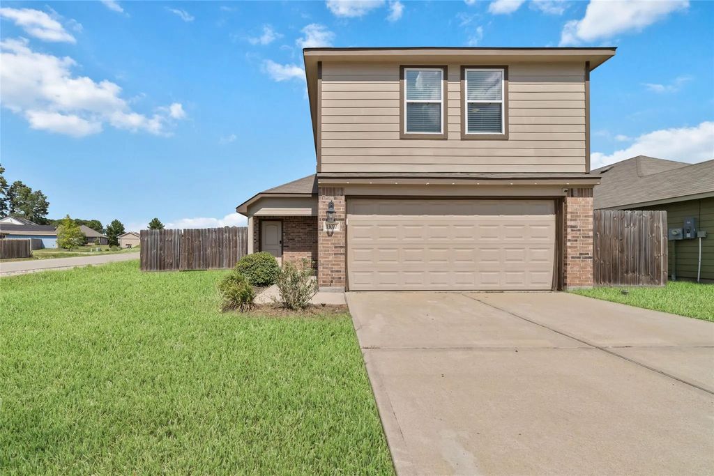 13070 Lake Conroe Bay Road, Willis