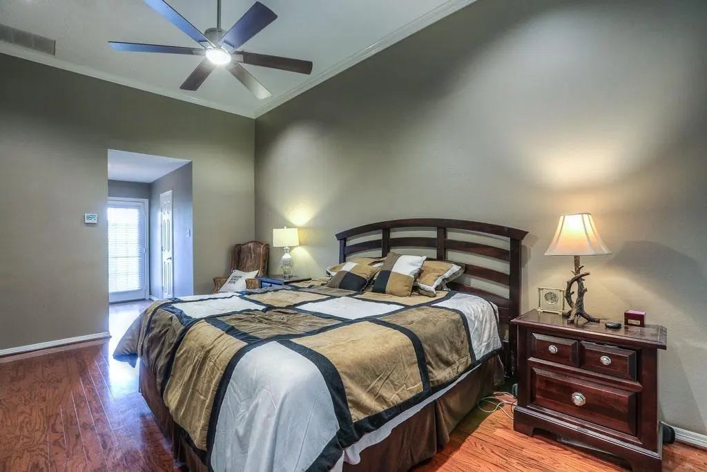 2010 Fairview Street, Houston