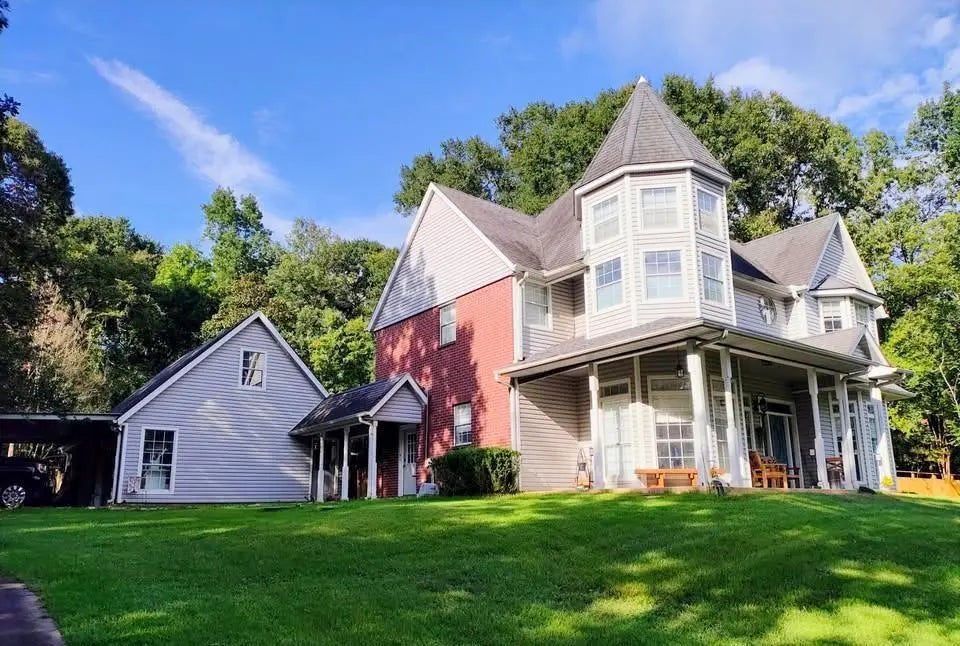 216 Pebble Creek, Livingston