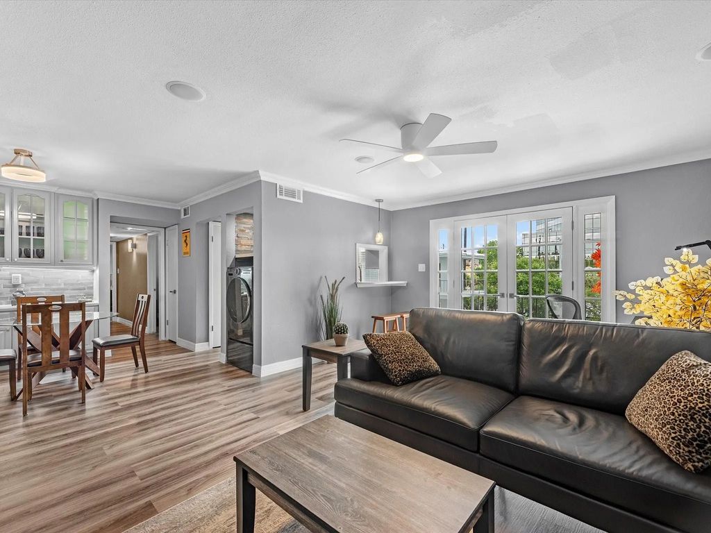 505 Westcott Street 308, Houston
