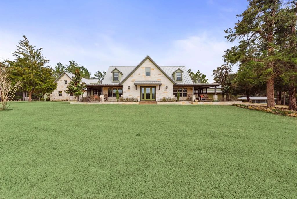 17042 State Highway 21 E, Grapeland