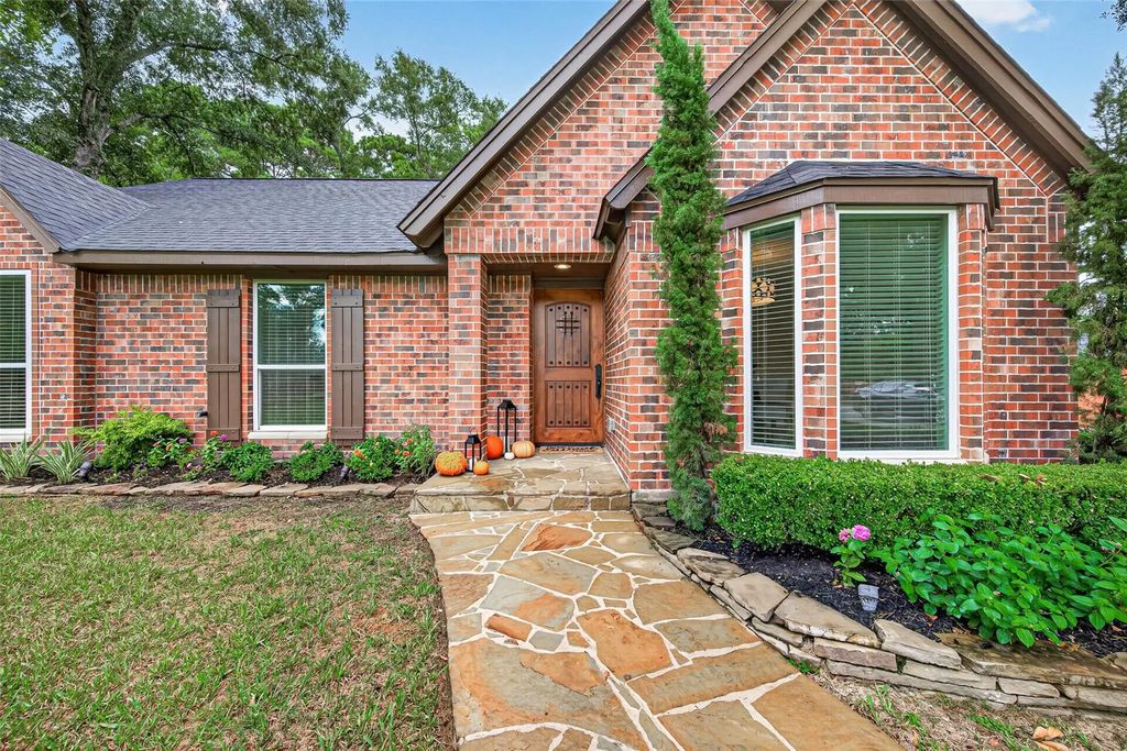 8906 Seber Drive, Tomball
