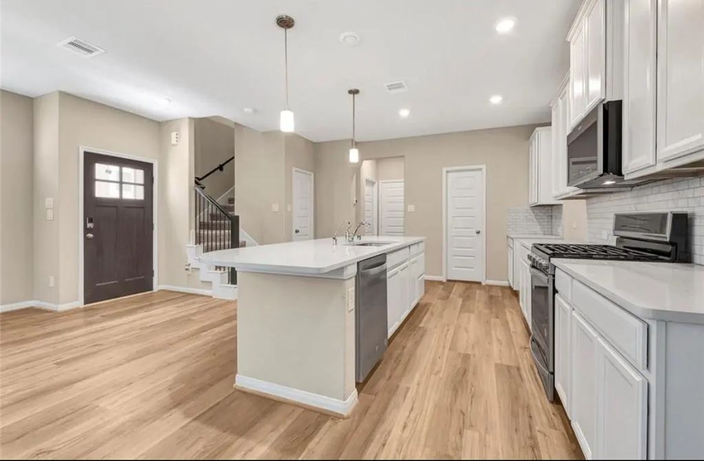16104 Oregon Oak Drive, Houston