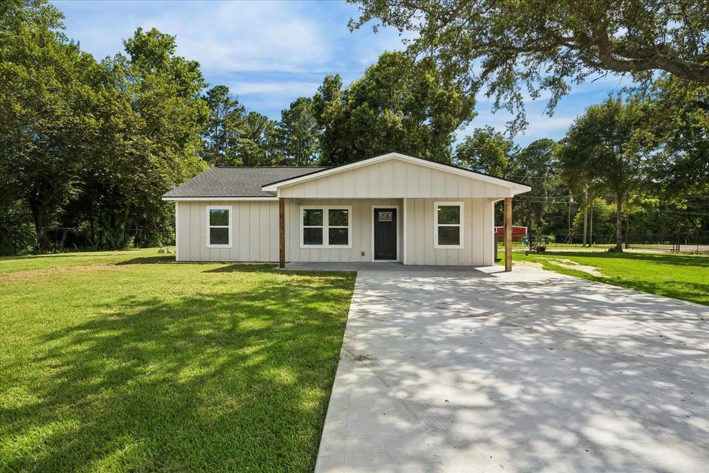 1190 County Road 146, Alvin