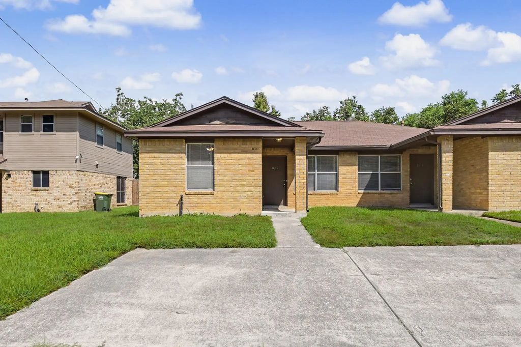 1605 Hazelwood Street B, Conroe