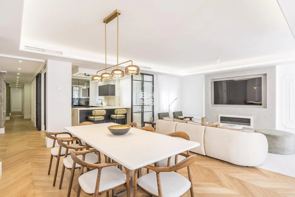 40 Núñez De Balboa W 5b, 