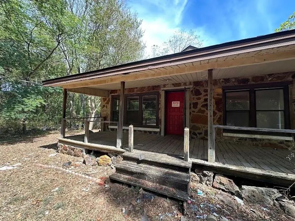 2800 Lake Street, Marshall