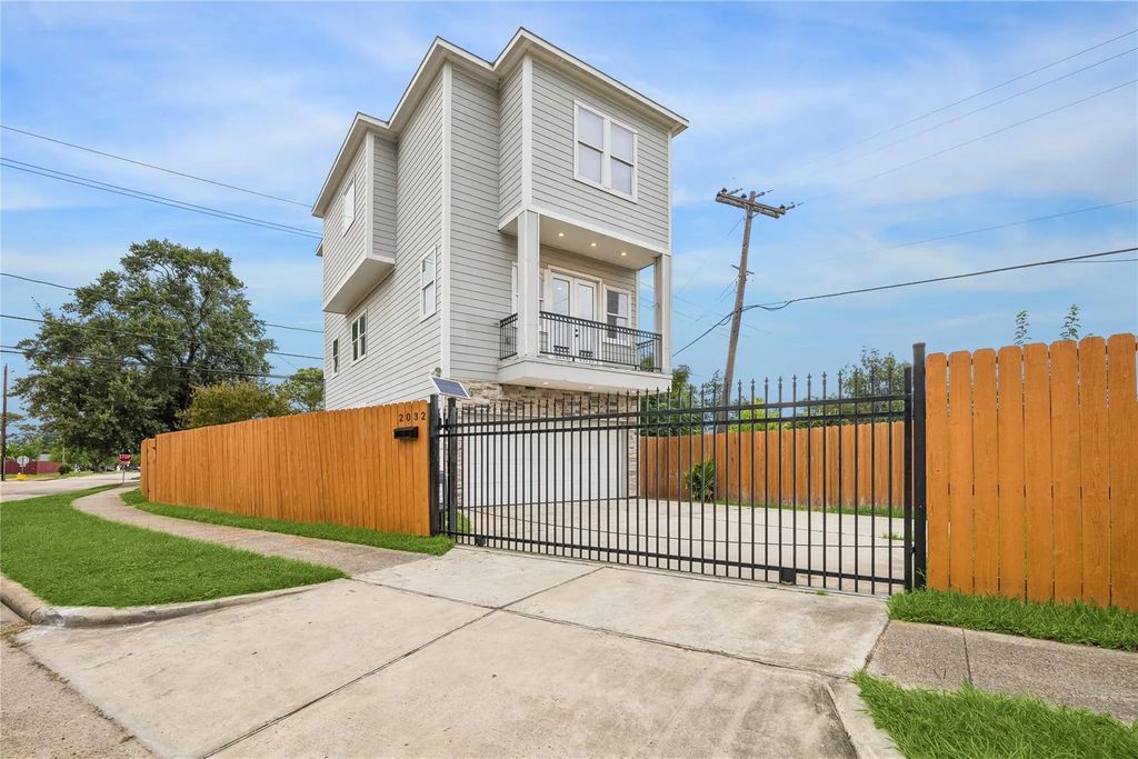 2032 Spenwick Drive, Houston