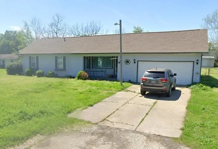 160 E Darby Street, Bridge City