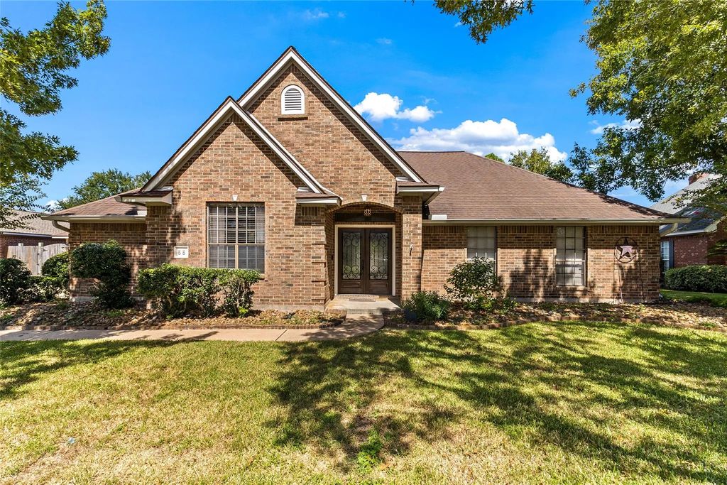 55 Silver Lace Court, Lake Jackson