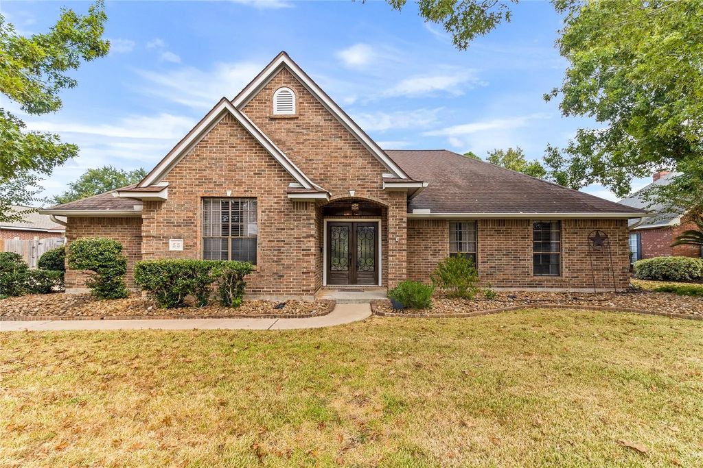 55 Silver Lace Court, Lake Jackson