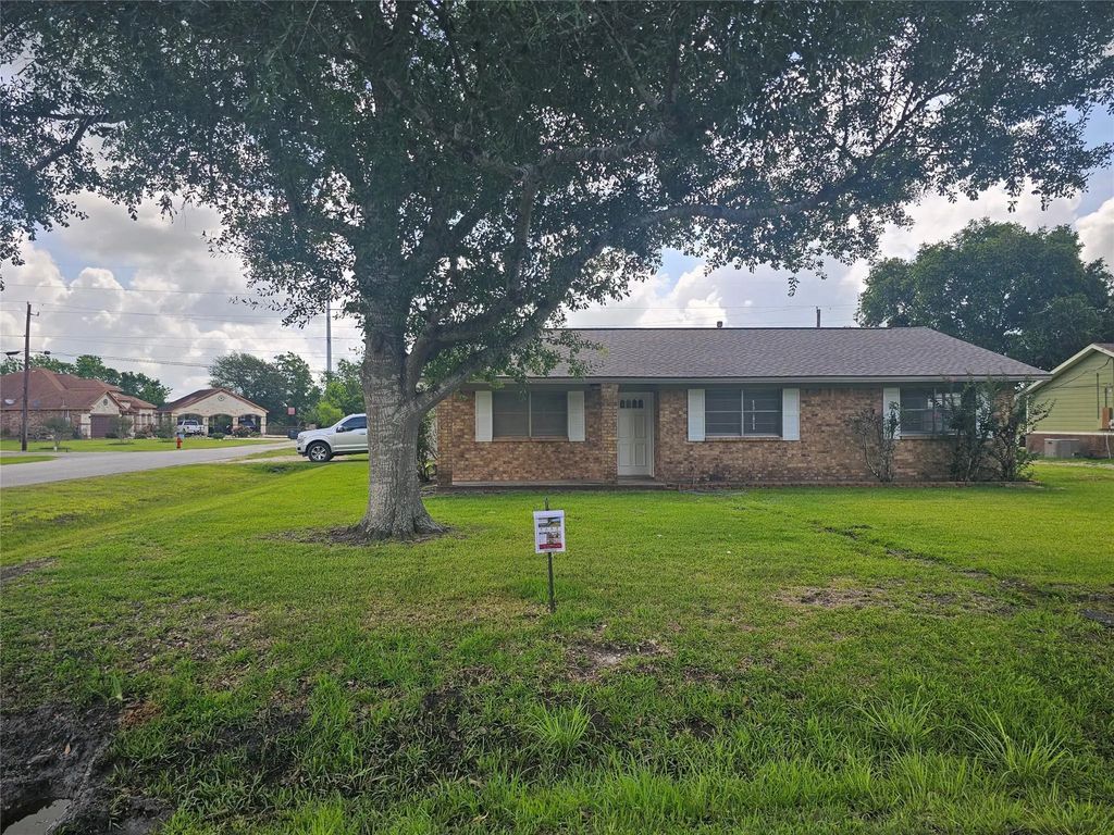 120 Ronald Avenue, Bay City