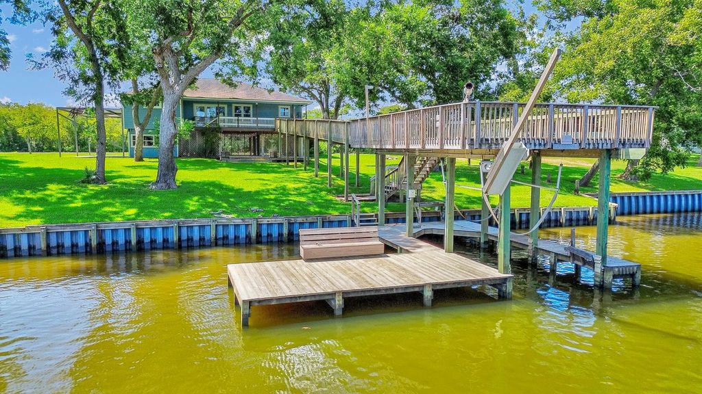 1902 County Road 506, Brazoria