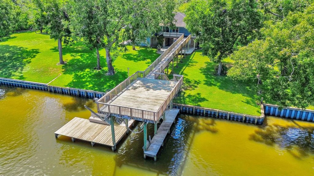 1902 County Road 506, Brazoria