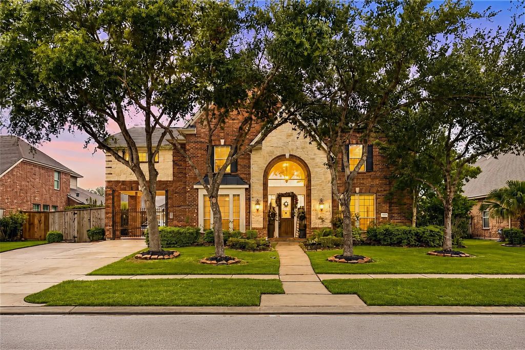 2512 W Ranch Drive, Friendswood