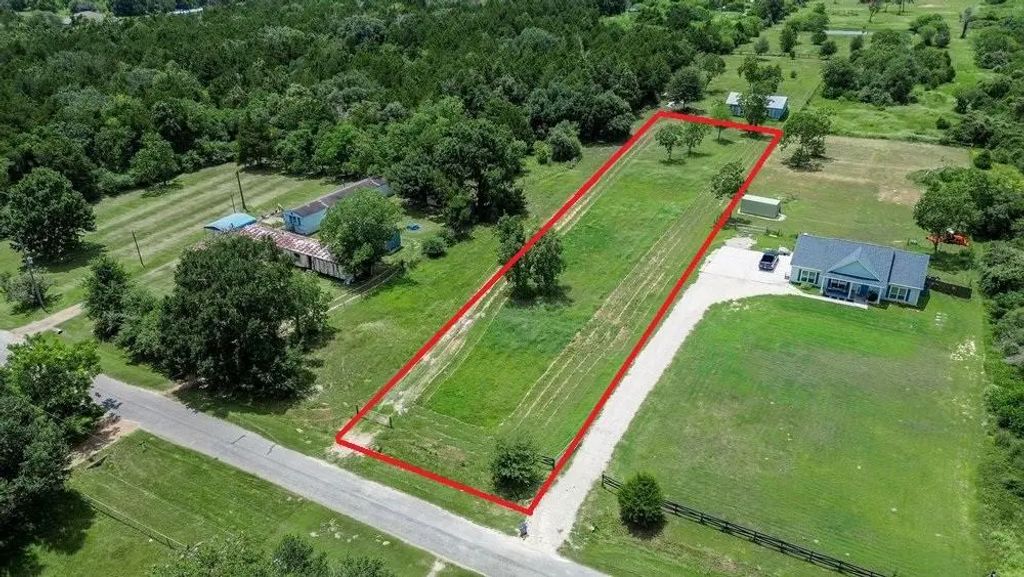 3853 College Street, Sealy