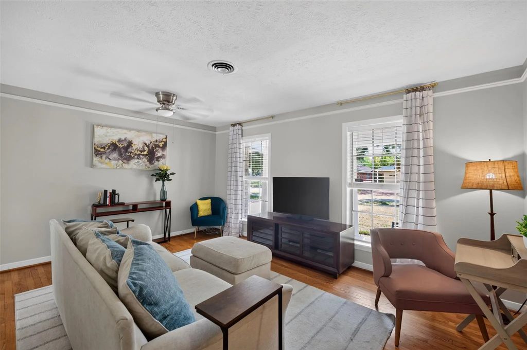10706 Oasis Drive, Houston
