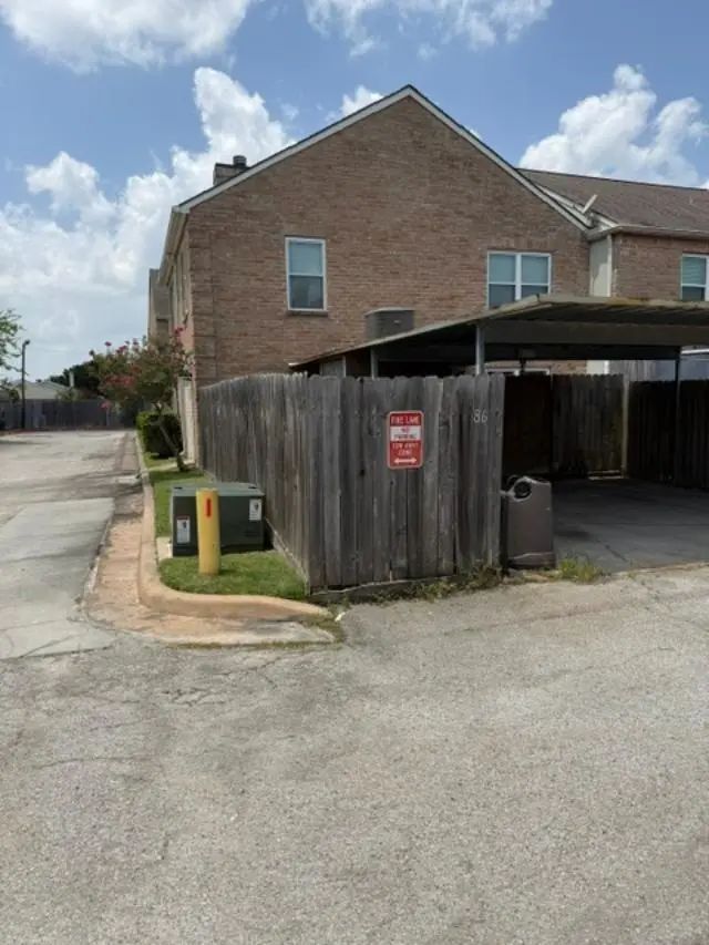86 W Park West Drive, Houston