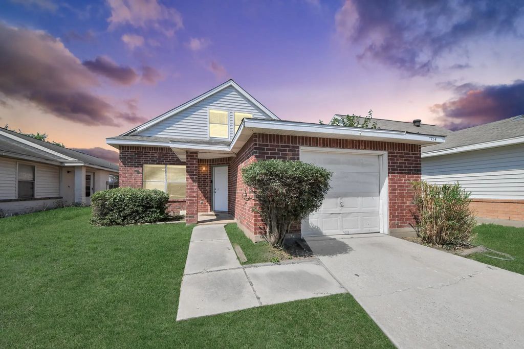 7734 Ellis Dr Drive, Missouri City