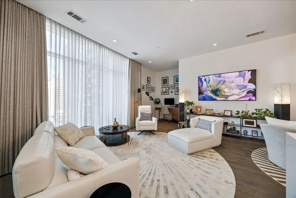 4521 San Felipe Street 1304, Houston