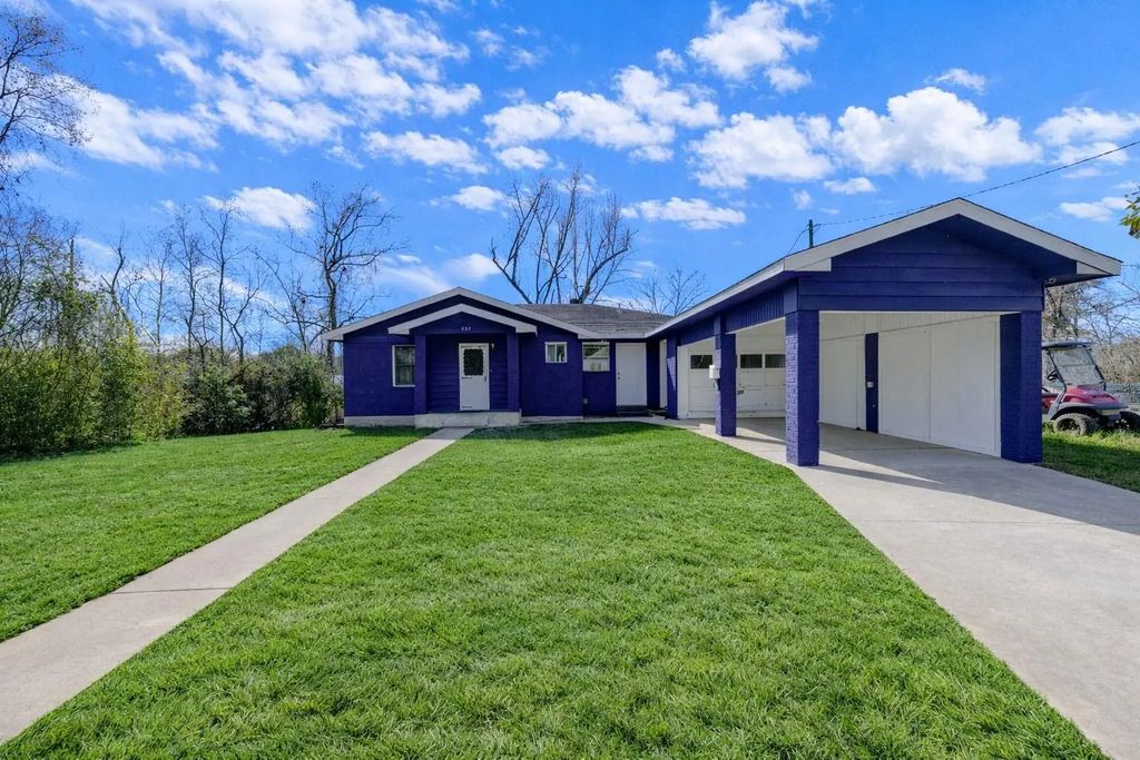 232 Hideaway Lane, Goodrich