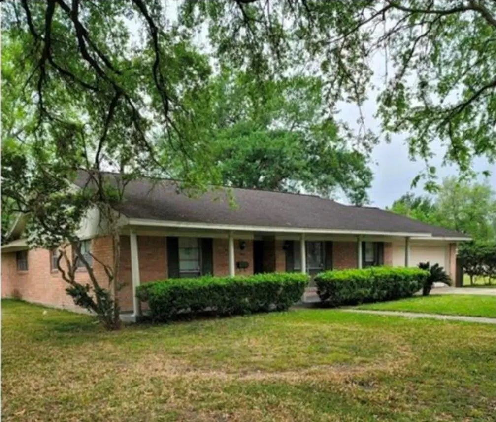 8835 Valley View Lane, Houston