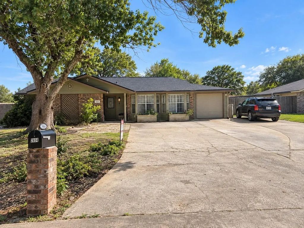 2414 Goldenrod Street, Highlands