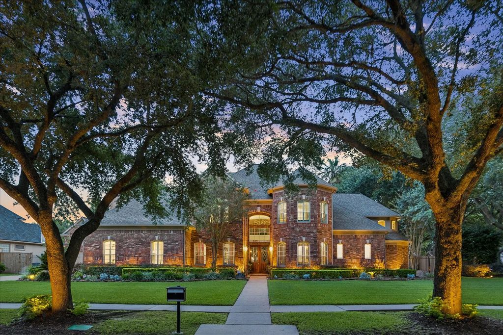 624 Lakeshore Drive, Sugar Land