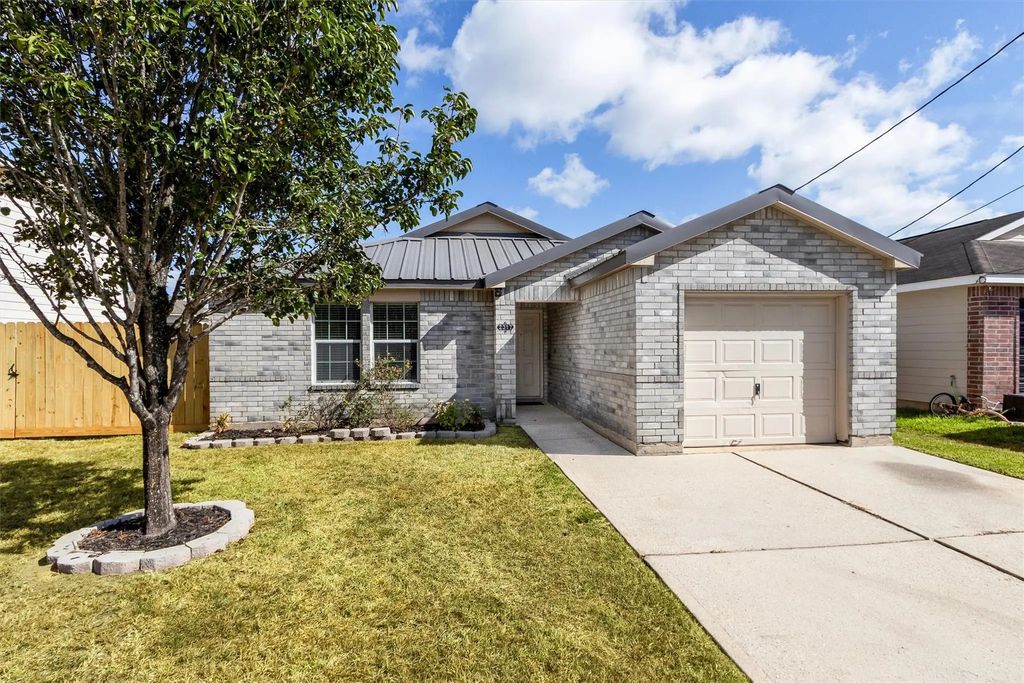 2317 Shady Birch Drive, Conroe