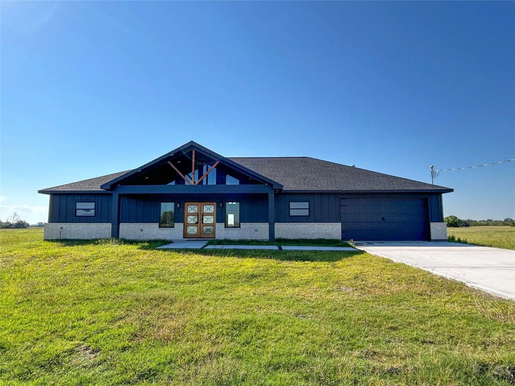 619 Chuckwagon Trail, Angleton