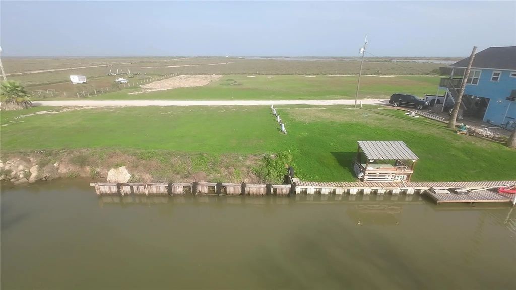 30 Private Road 642, Matagorda