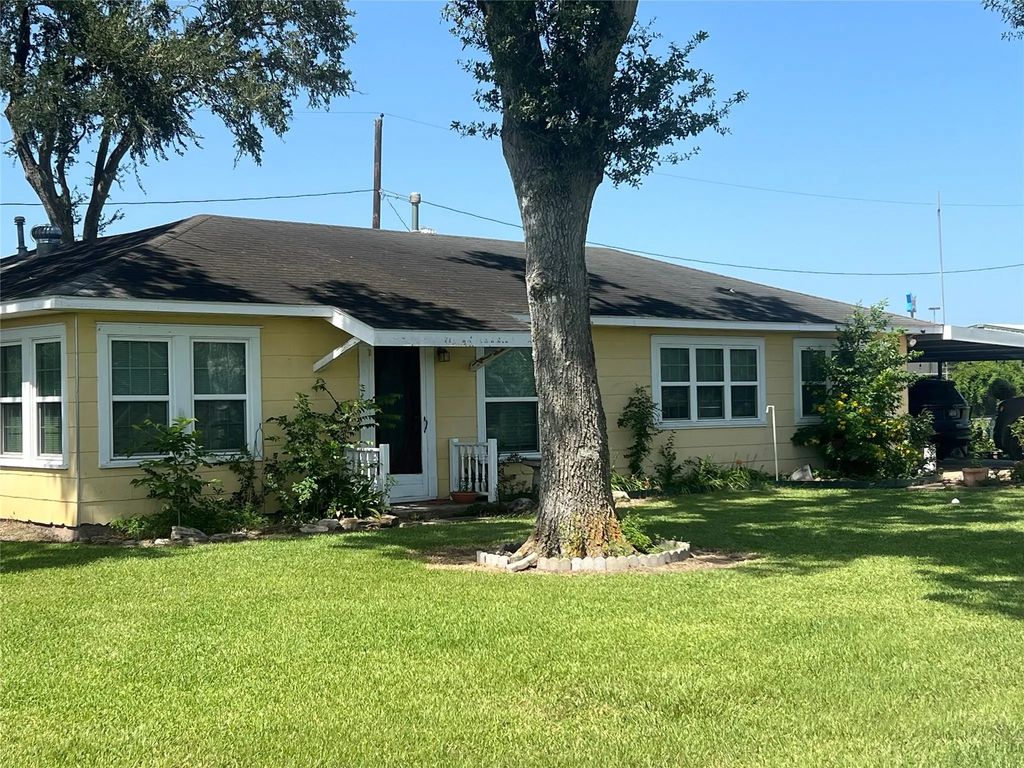 1515 N Mechanic Street, El Campo