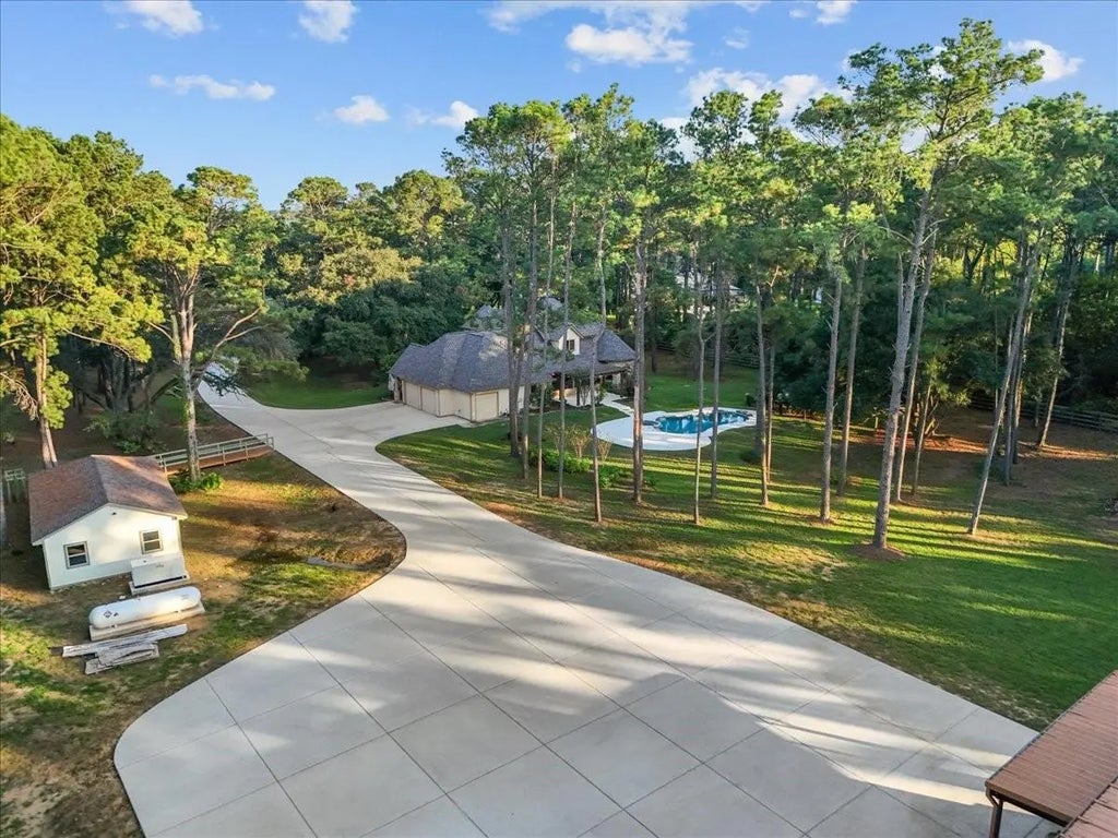 7306 Live Oak Circle, Alvin