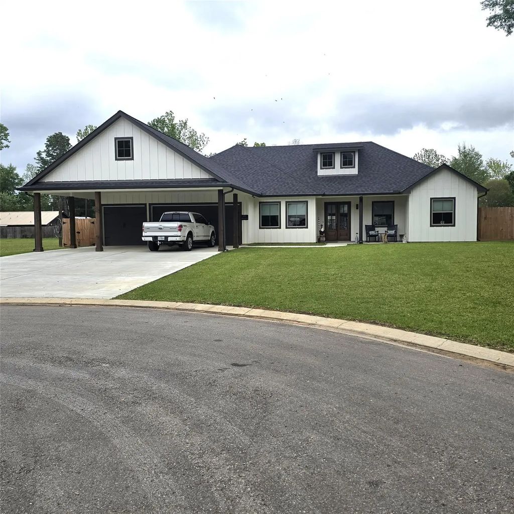 111 Bluegill Drive, Shepherd