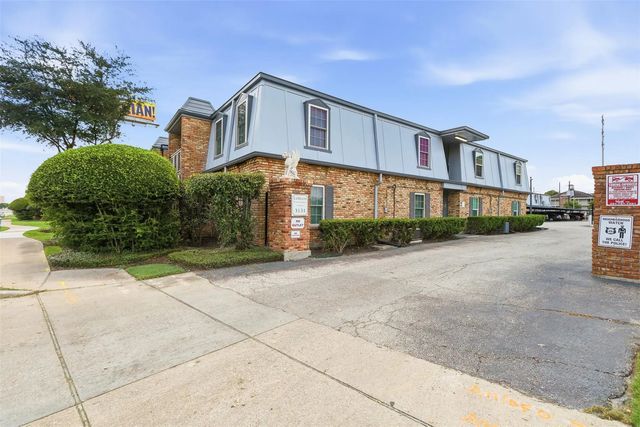 3131 Southwest Freeway B21, Houston