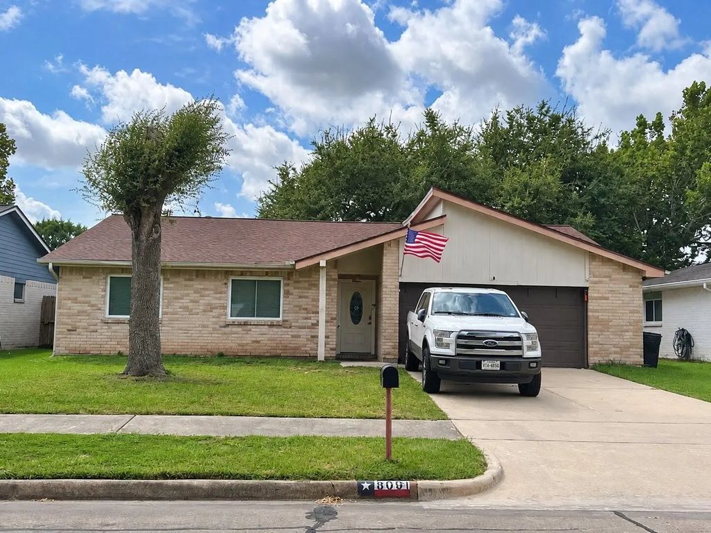 5001 Crestway Drive, La Porte