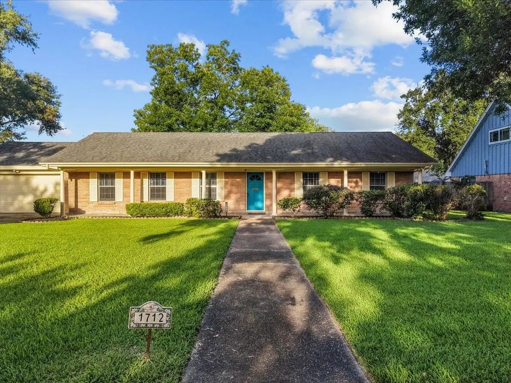 1712 Tara Circle, Texas City