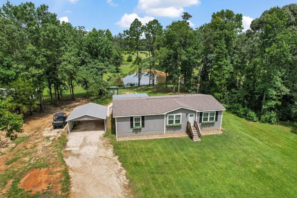 225 Lynn Hendrix Road, Livingston