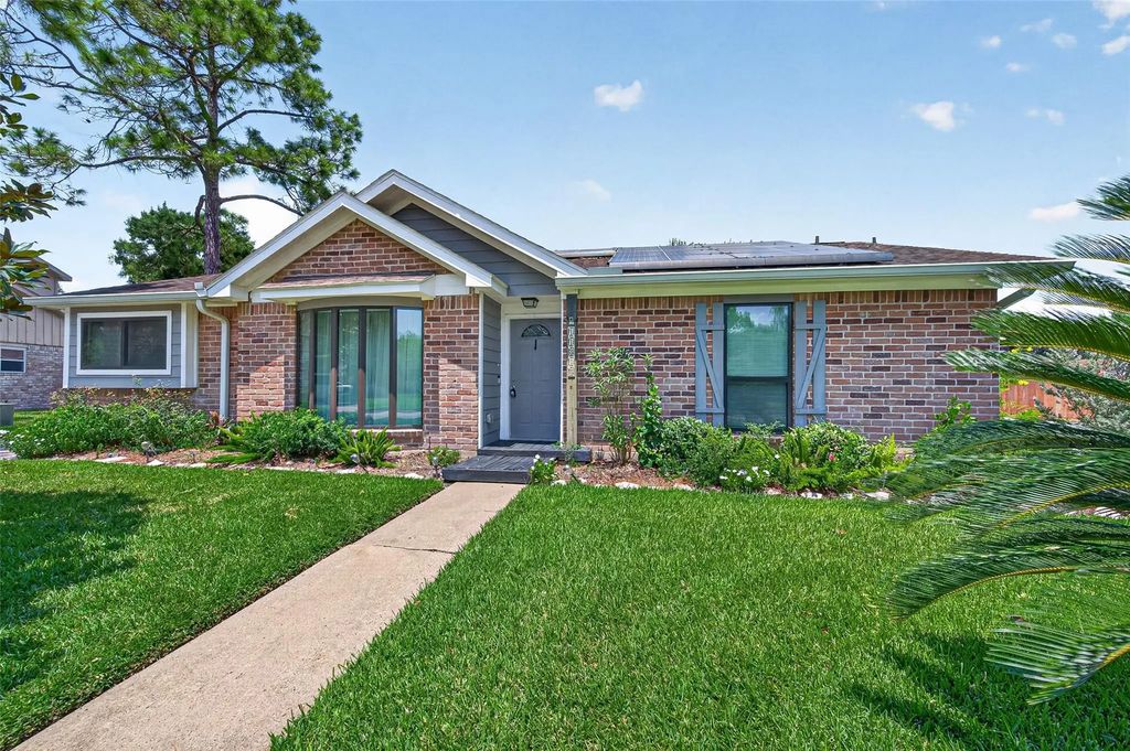 11818 Meadowdale Drive, Meadows