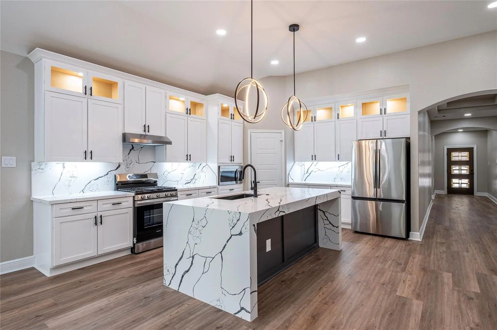8125 Wetherby Lane, Houston