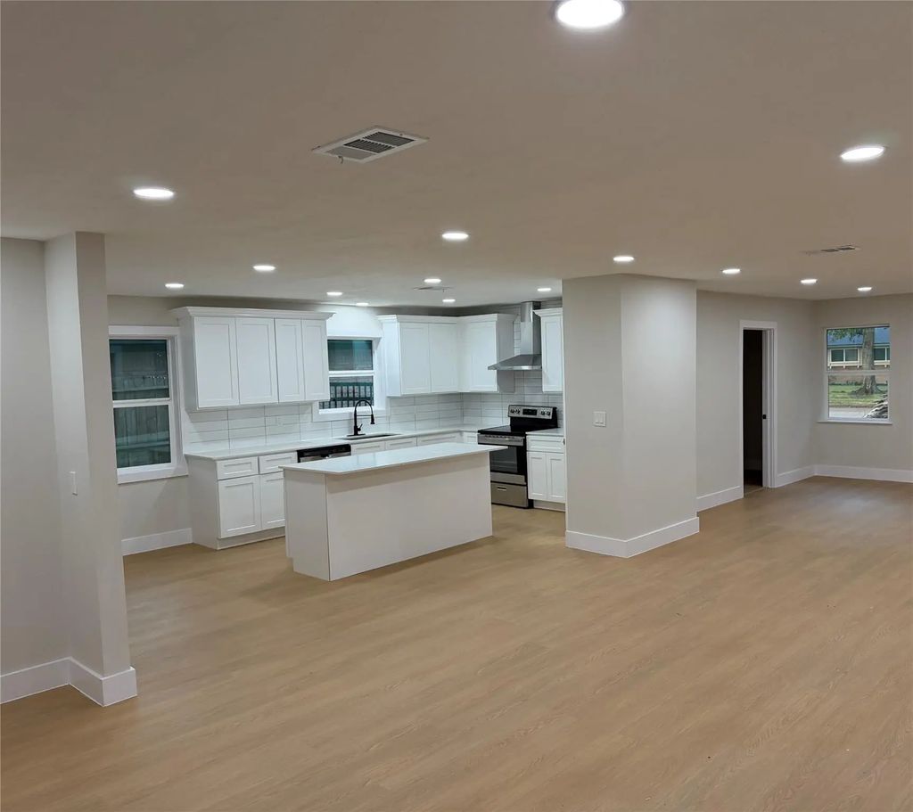 11410 Braewick Drive, Houston
