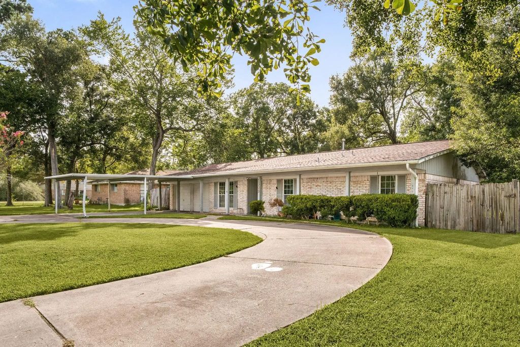 1309 Sunset Drive, Dickinson