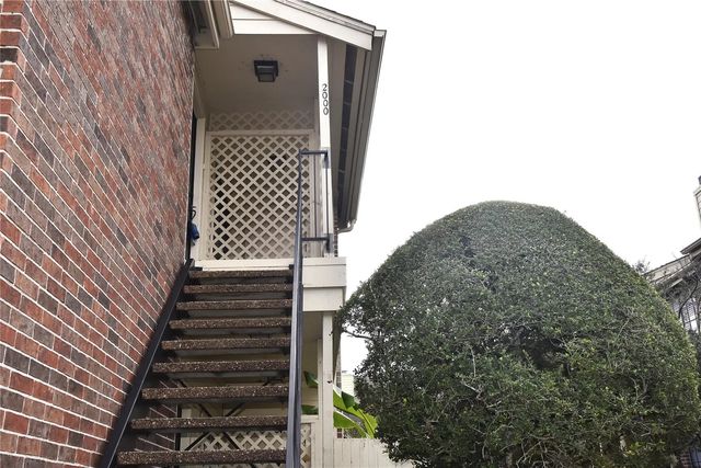 2121 El Paseo Street 2000, Houston