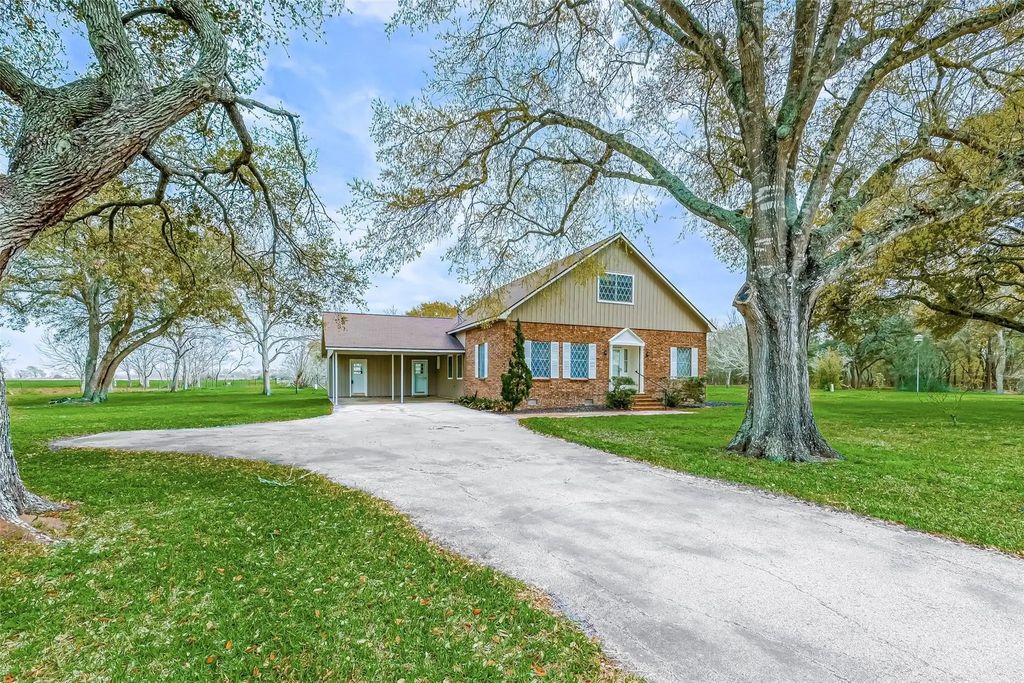 1826 County Road 469, El Campo