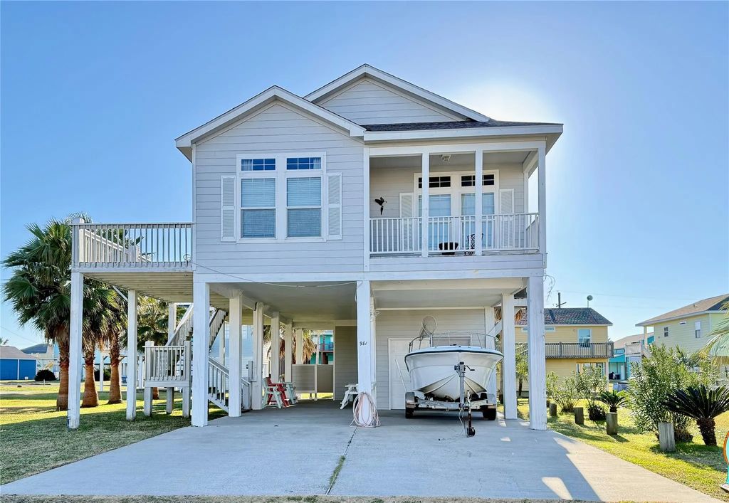 981 Nassau Drive, Crystal Beach