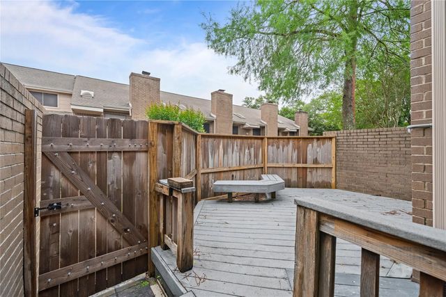 13742 Hollowgreen Drive 604, Houston