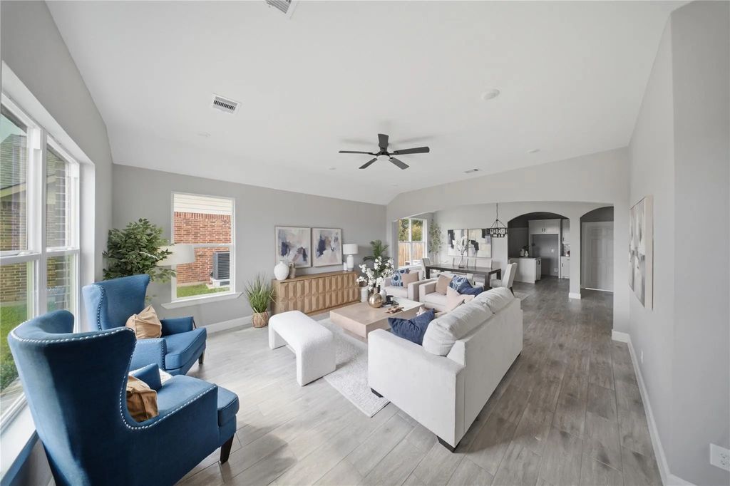 5014 E Meadow Drive, Deer Park